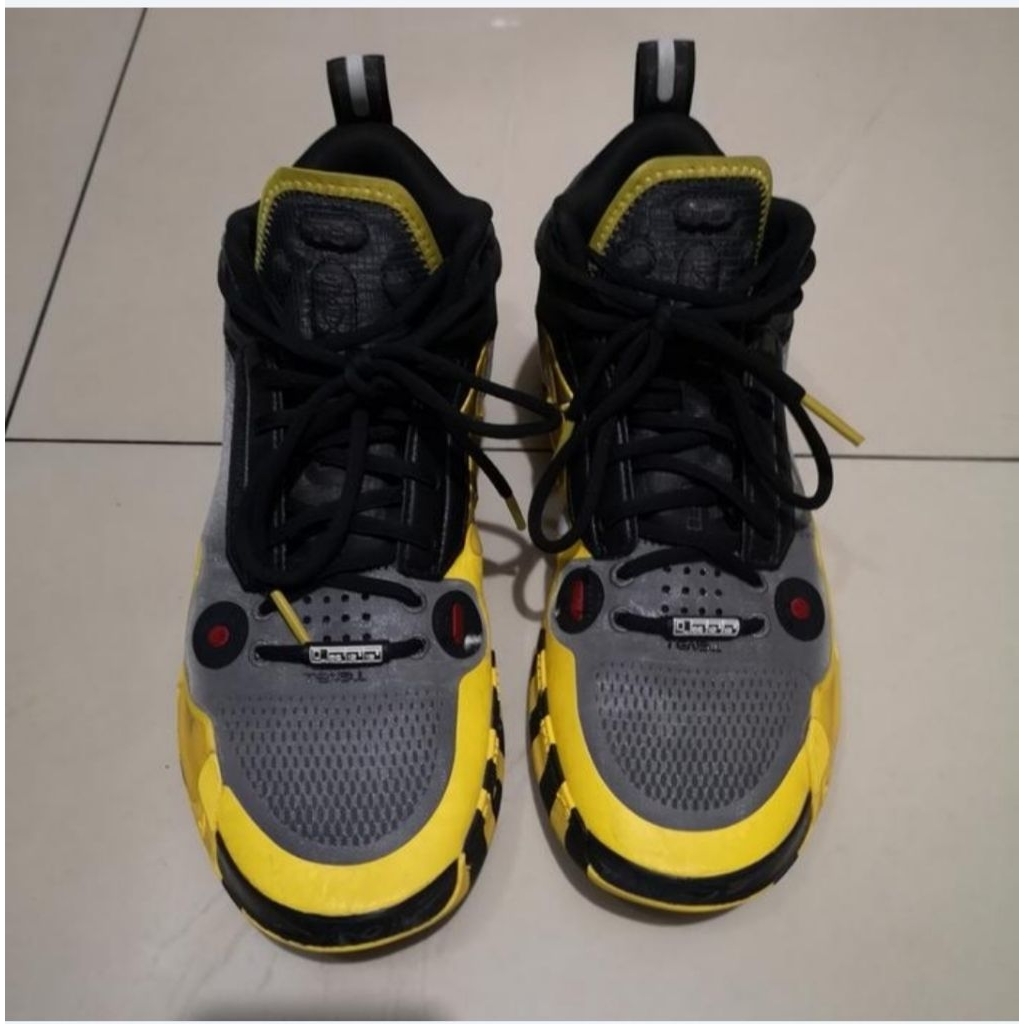 Sepatu Basket Li Ning Way of wade 10 size 43,5  SECOND