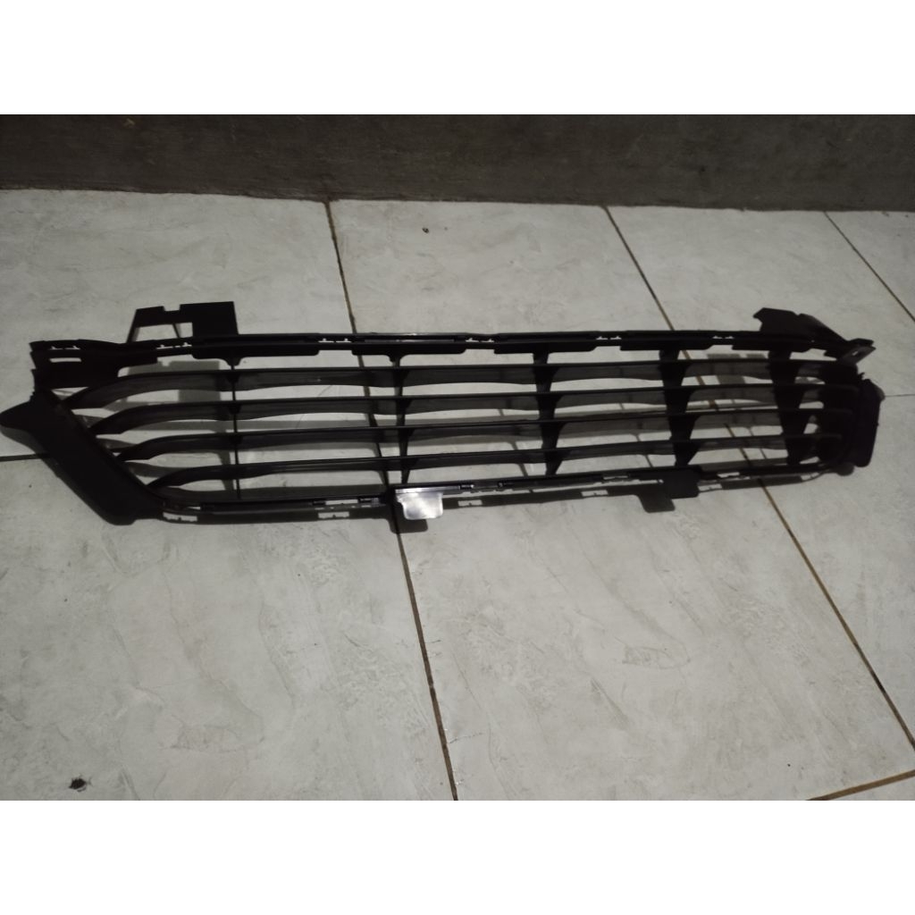 grill ram bamper depan Fortuner vrz ori