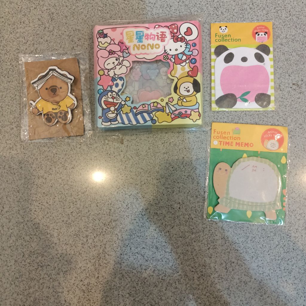 

Sticker box mini Nono motif Hello kitty doraemon my melody BTS notes mini