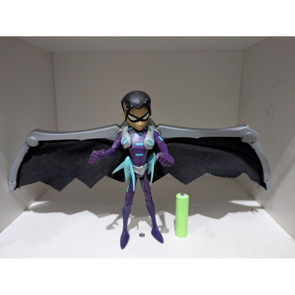 Flight Strike Robin DC Comics