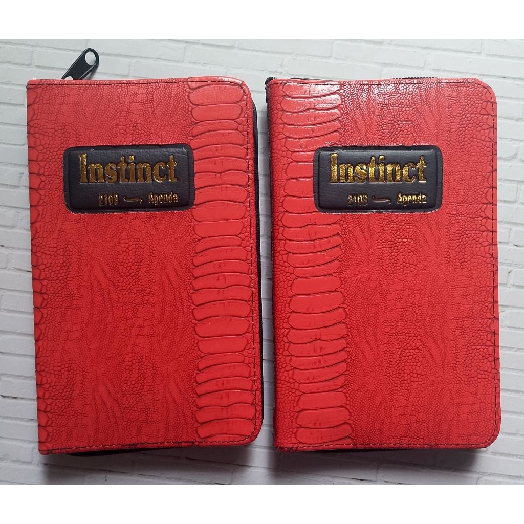

AGENDA INSTINCT 2103/ RESLETING KERTAS BERGARIS ISI 60 LEMBAR/ UKURAN 20X12