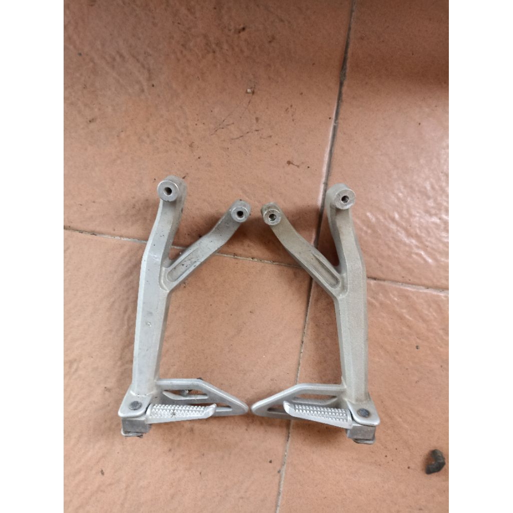footstep step pijakan kaki belakang yamaha r15 v3