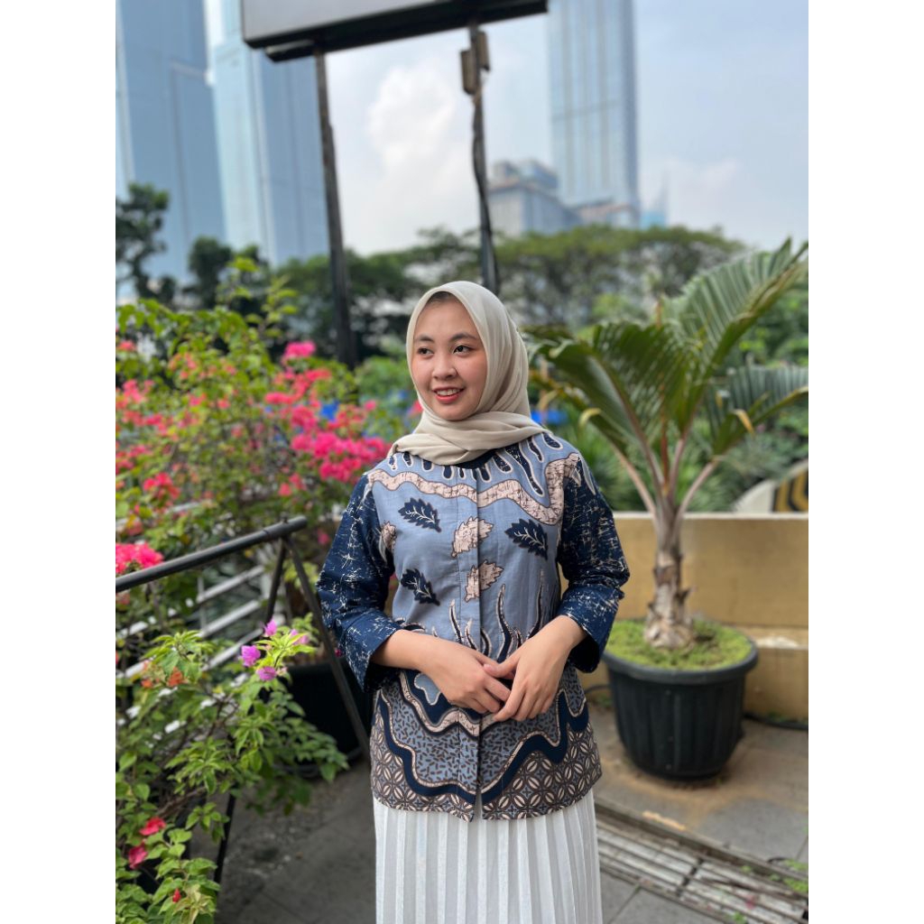 Blouse Batik Atasan Wanita Kerja Qistina Batik Bahan katun model kancing depan lapis furing Trikot m