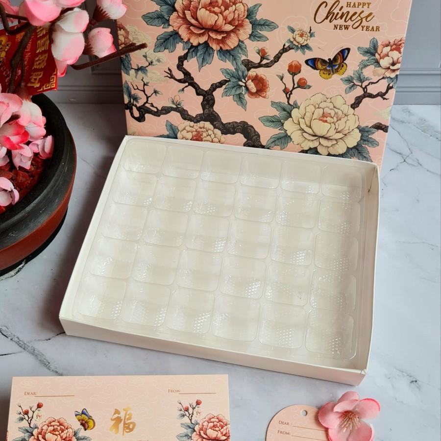 

Dus Kotak Motif Bunga 1 Pcs Box Nastar Imlek Kardus Sekat Mika Tema Pink Sakura Kotak Hampers