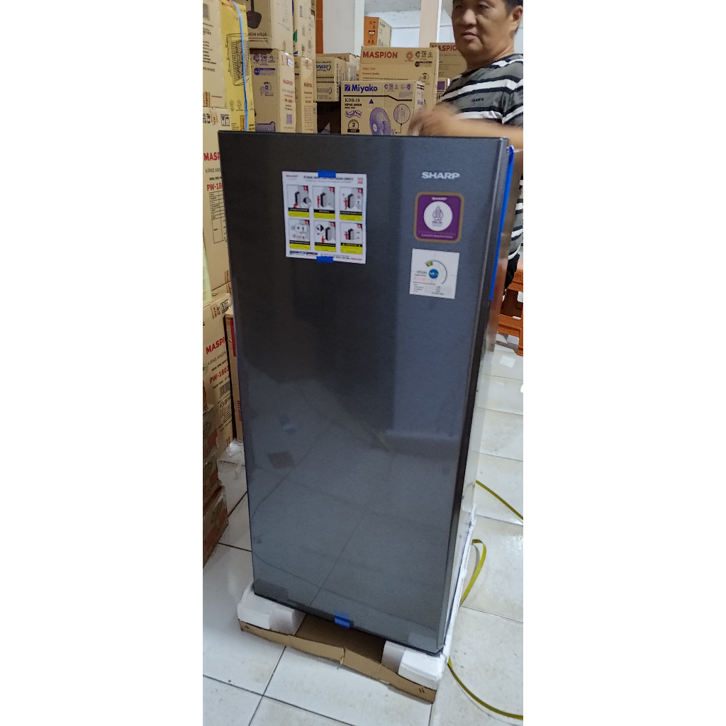 Freezer Upright Sharp FJ M186 A HS Rak 6 Untuk Es Batu 158 Liter