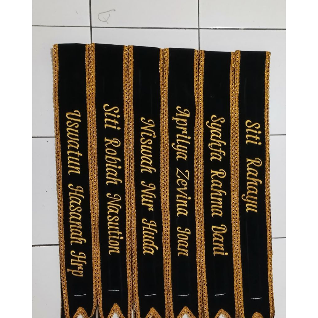 SELEMPANG WISUDA RENDA 2 LAPIS ,BORDIR(1HARI JADI)