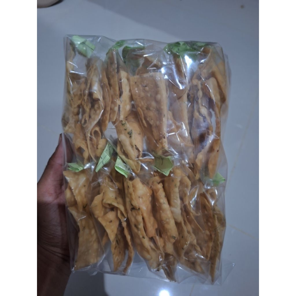 

KRIPIK BAWANG PREMIUM ISI 10 PACK