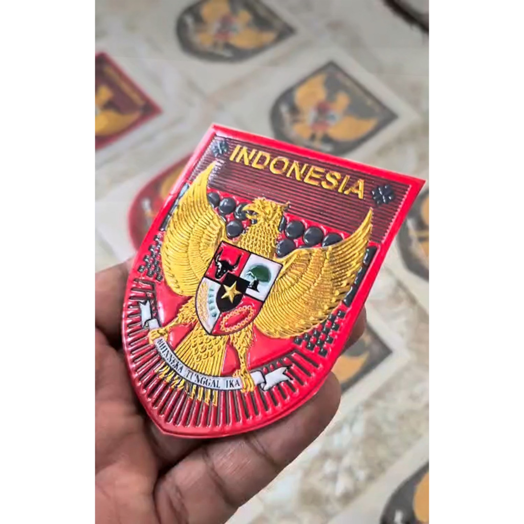 CUSTOM LABEL PATCH HOLOGRAM 3D SESUAI KEINGINAN BAHAN RUBBER DAN TPU SISTEM HOTMELT DAN VELCRO