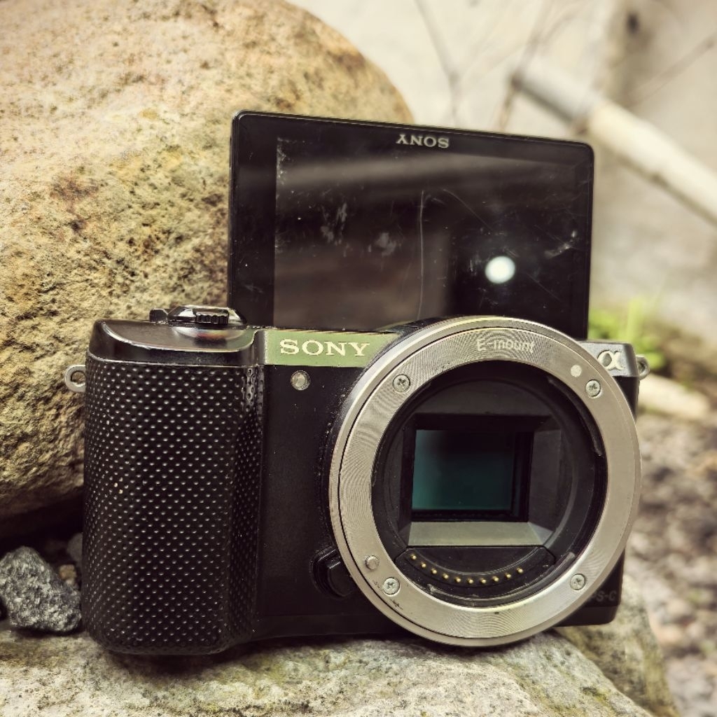 Kamera Mirrorless Murah Sony A5000 Bekas Second 2nd Bonus Lensa 7artisans 25mm Body Only BO Normal J