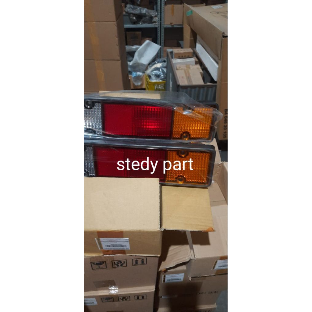 Lampu belakang L300 asli original genuine part