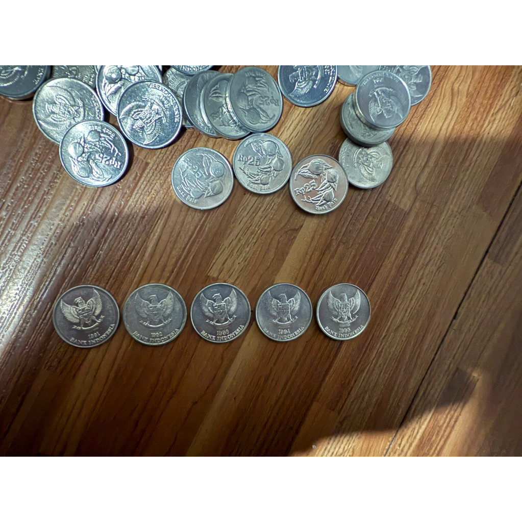uang koin 25 rupah tahun urut 1991-1995 (buah pala)
