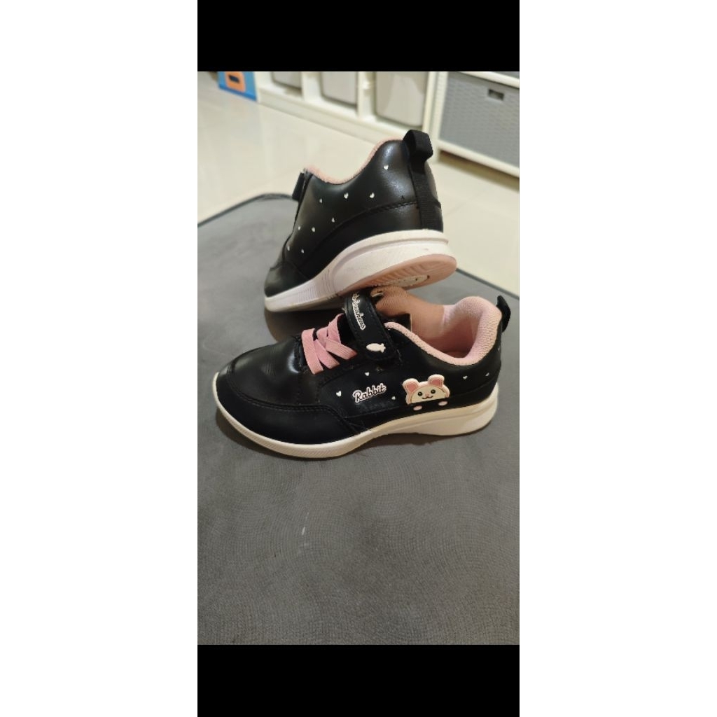 Preloved sepatu anak ando