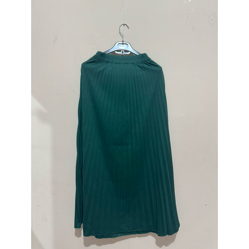 preloved rok prisker hijau botol