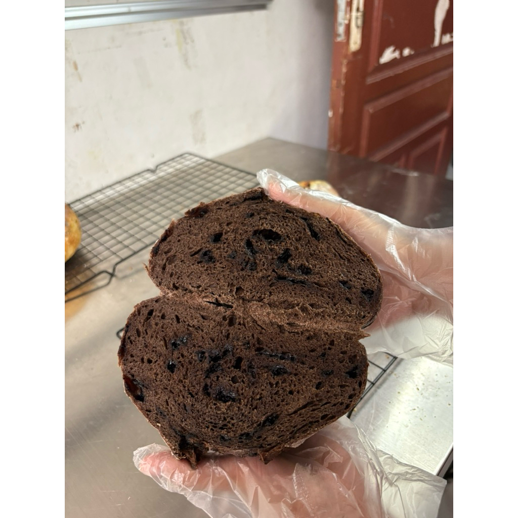 

Roti Sourdough CHOCOLATE Tanpa Gula, Susu Dan Telur/100% Sourdough Country Bread Long Fermentation by SOURDOUGH BDL