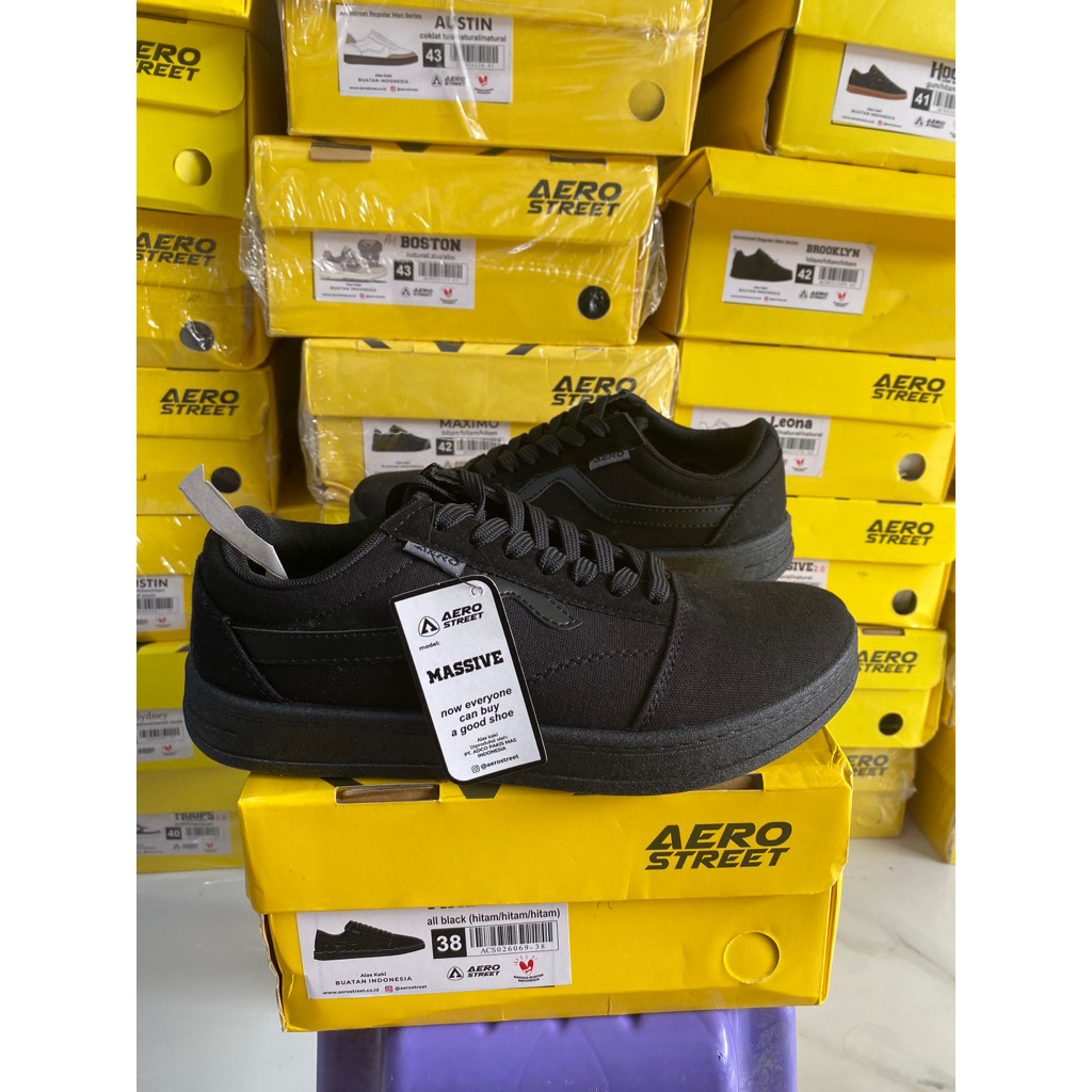 SEPATU AEROSTREET MASSIVE ALL BLACK