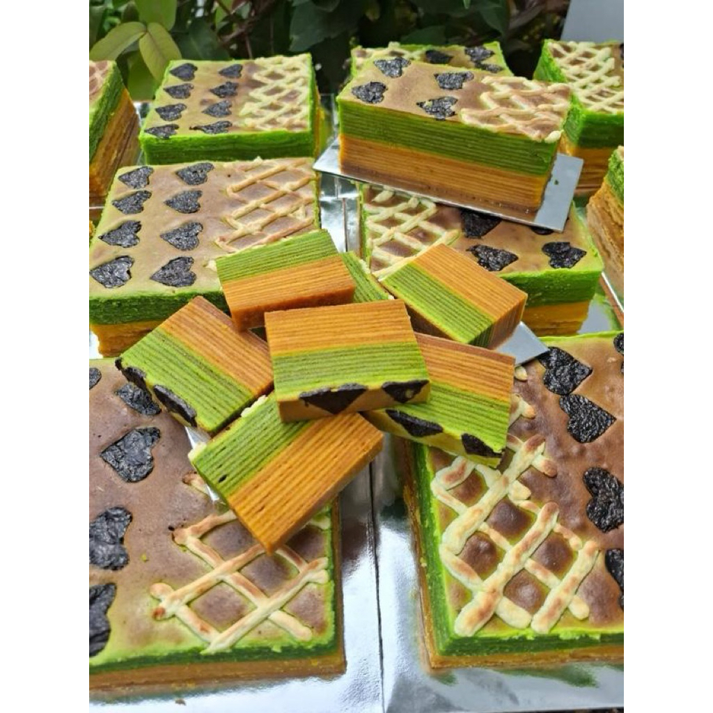 

1/2 loy Lapis legit lumut cheesy prunes pandan asli premium tanpa terigu setengah loyang (8x16cm)