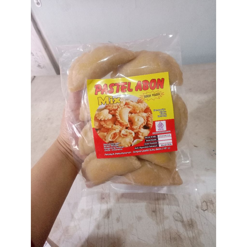 

Pastel Abon isi 8 pcs