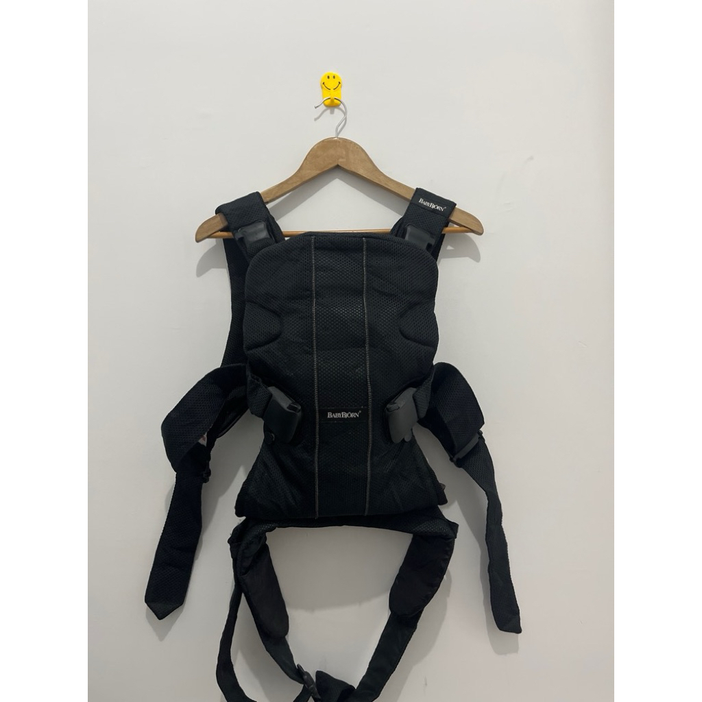 Gendongan bayi Baby bjorn one mesh
