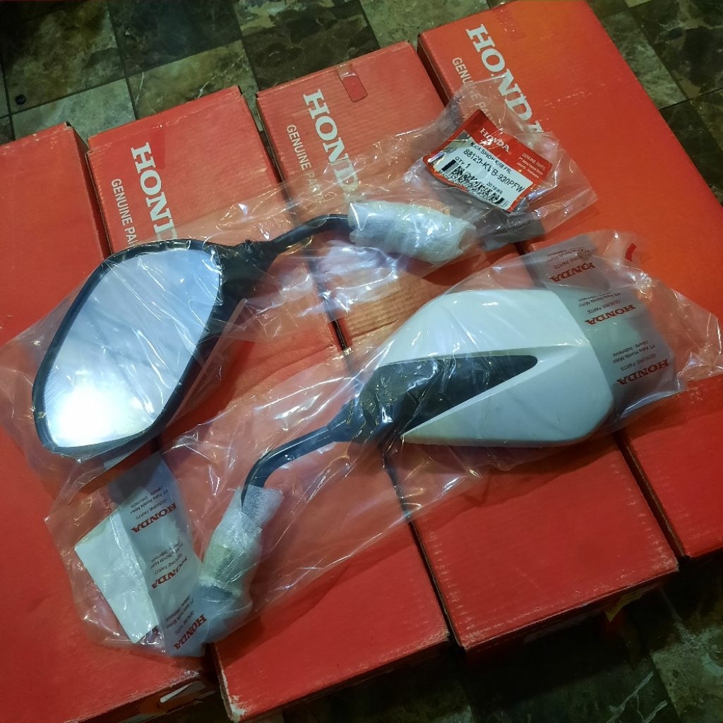 88120 KVB 930PFW KACA SPION VARIO KARBU 110 CW LAMA PUTIH KIRI ORIGINAL AHM