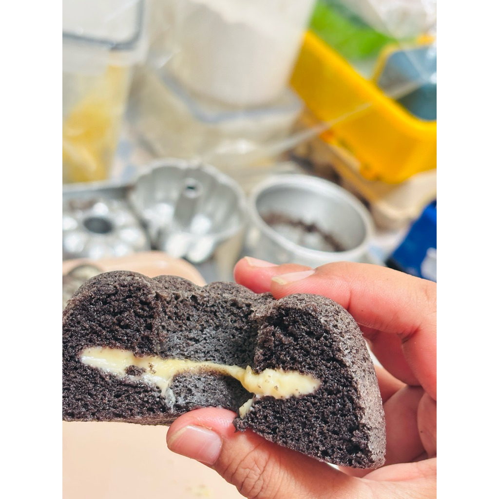 

BOLU KETAN HITAM KEJU LUMER 18cm Arnice cookies