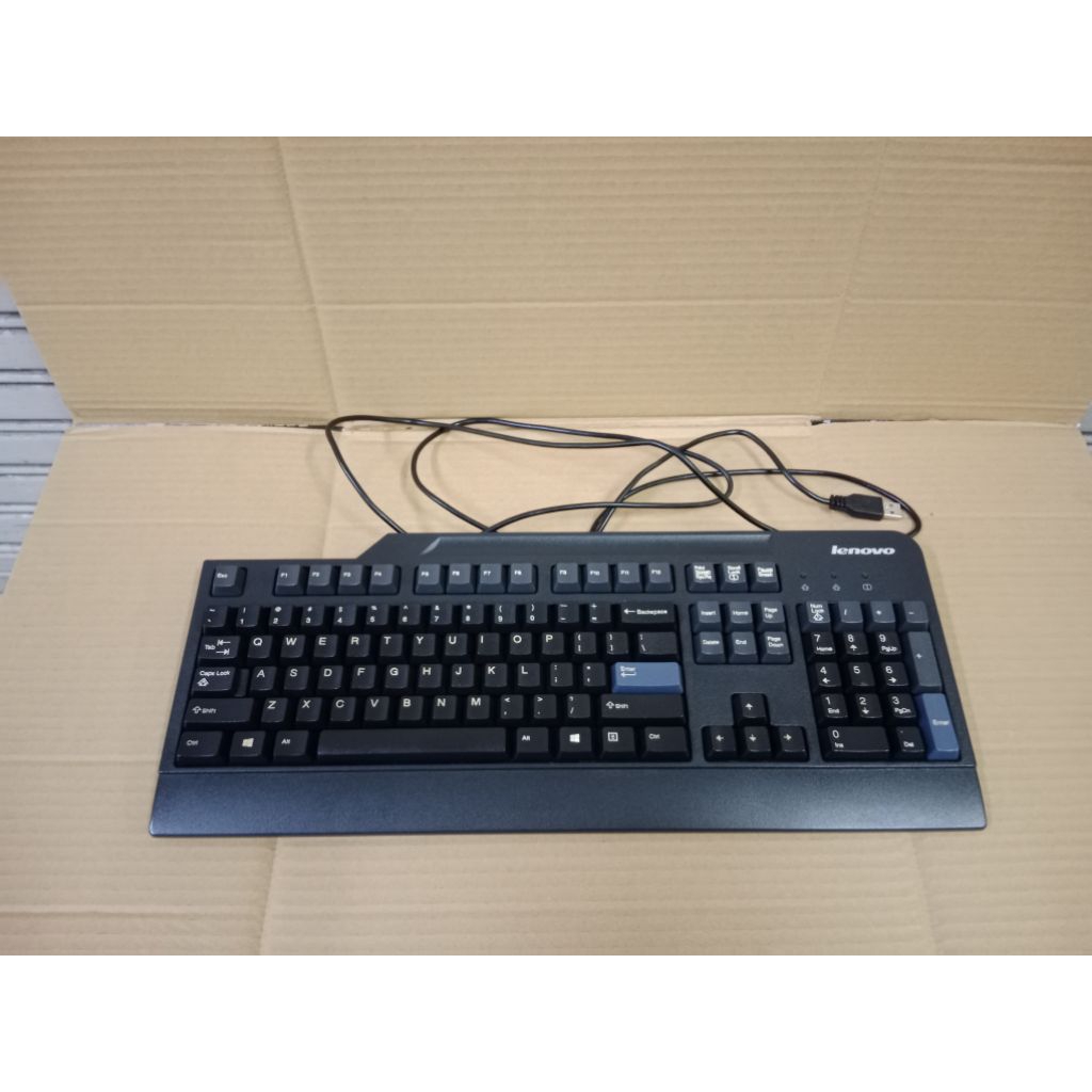 KEYBOARD USB buil up LENOVO like new