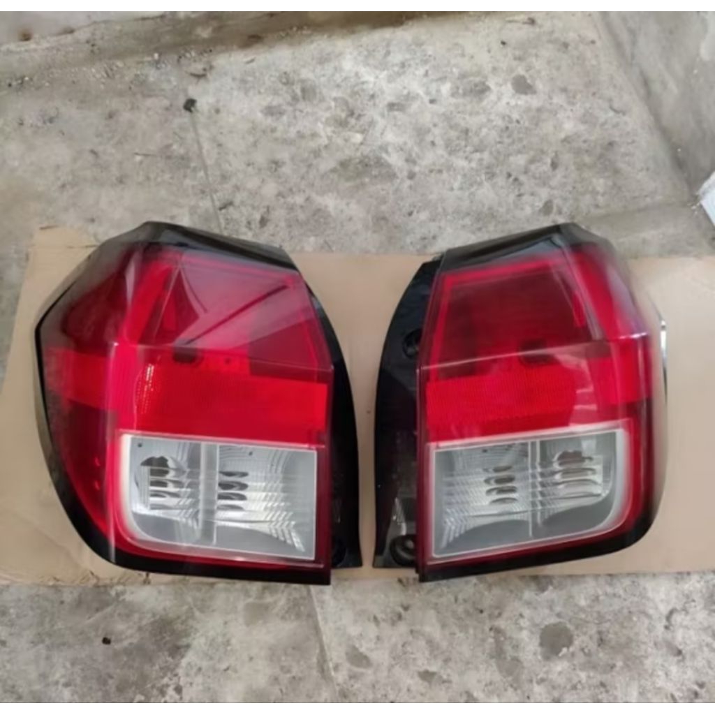 Stoplamp lampu belakang daihatsu ayla original 2023 - 2024