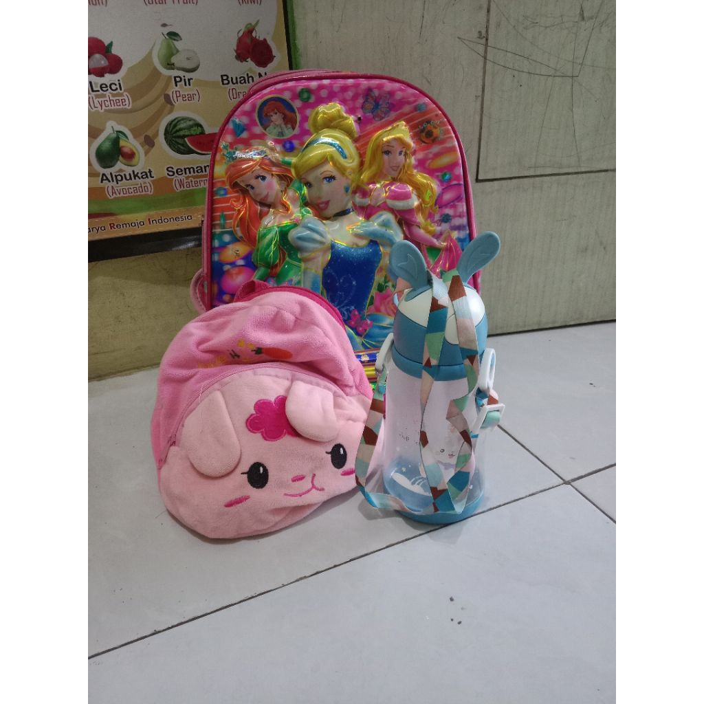 Tas bekas tas sekolah TK anak cewek