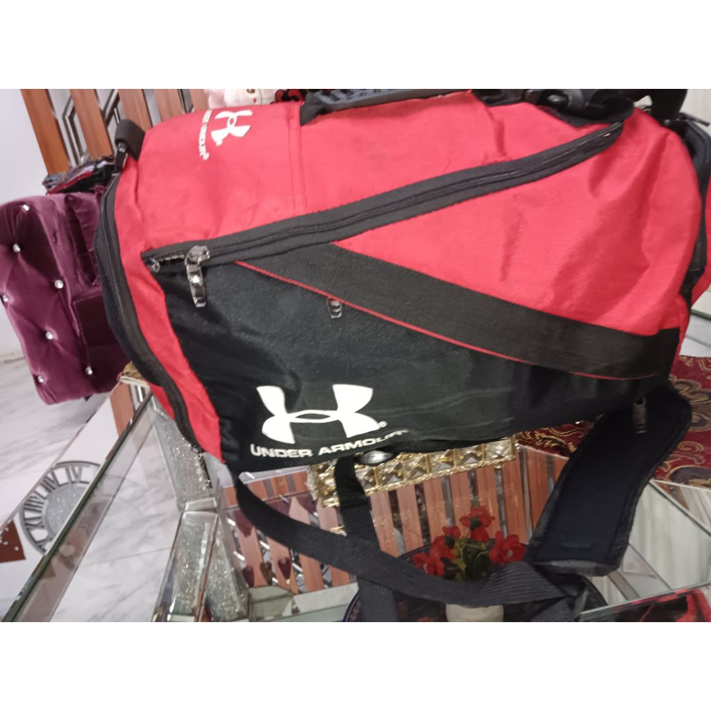 UNDER ARMOUR Ransel atau Jinjing 2 Fungsi..tas keren nan menawan second super branded /Lengkap Tag /