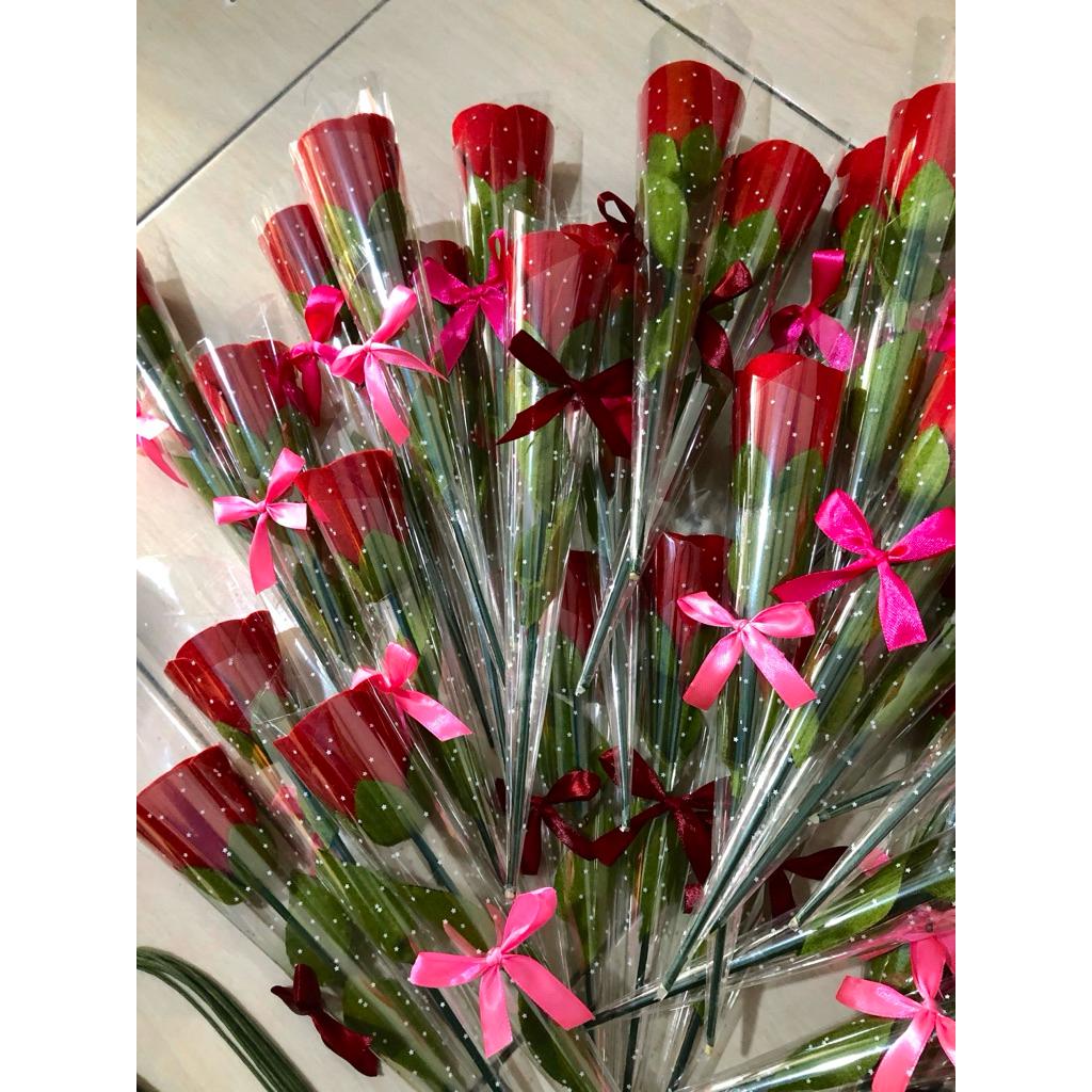 buket bunga / buket bunga plastik /bunga mawar /buket wisuda/premium