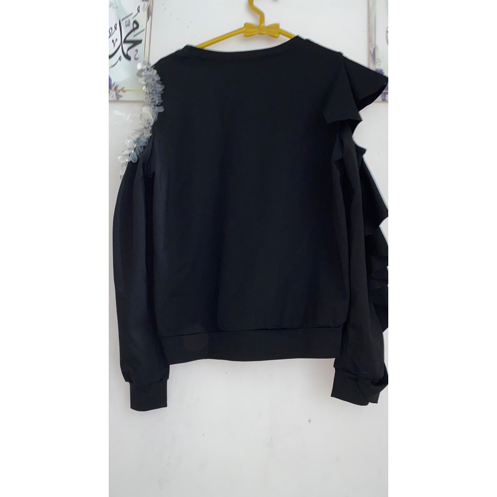 Preloved Blouse ruffle