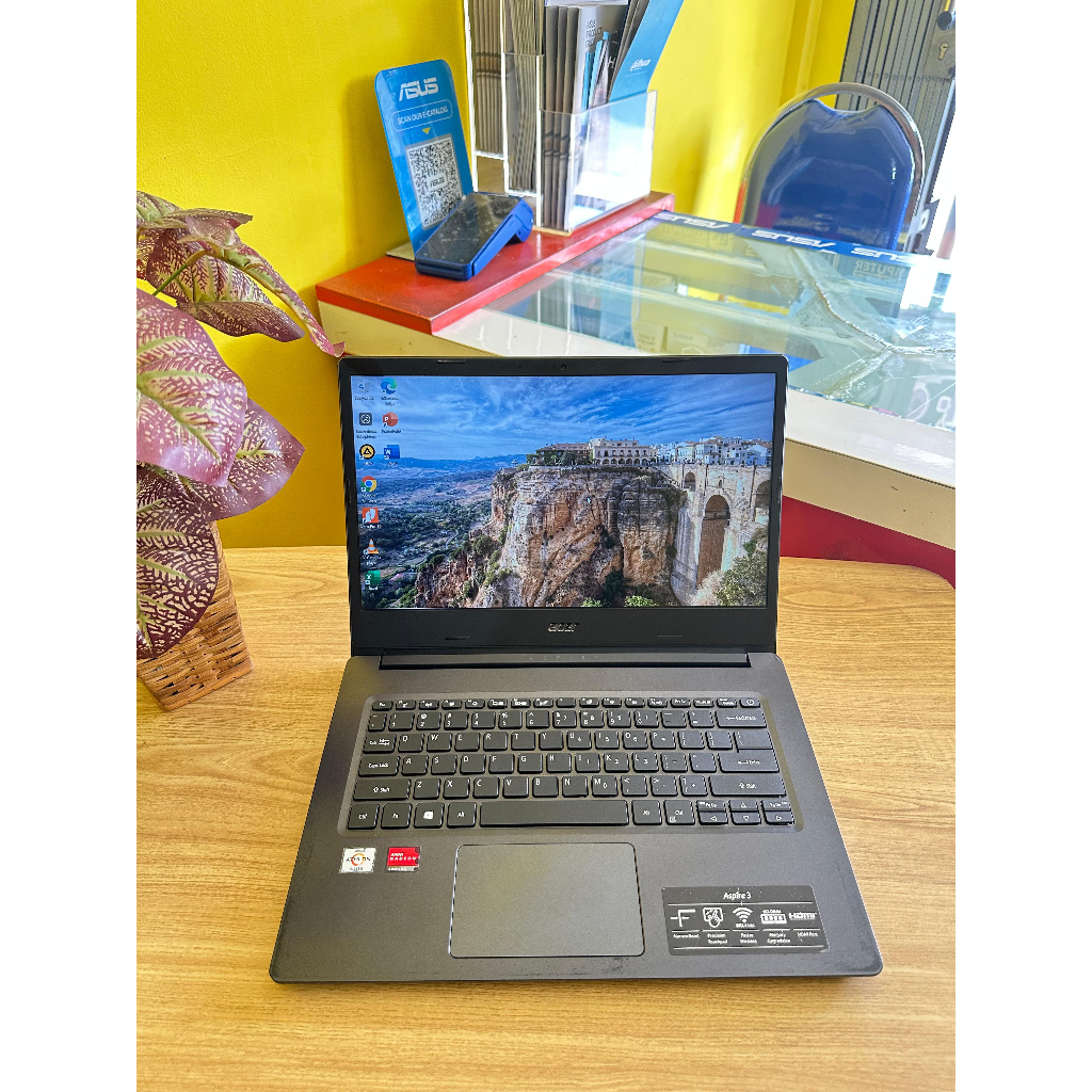 Acer aspire a314-22 amd athlon 3050u ram 8gb ssd 256gb 14 inch FHD 1080p win11