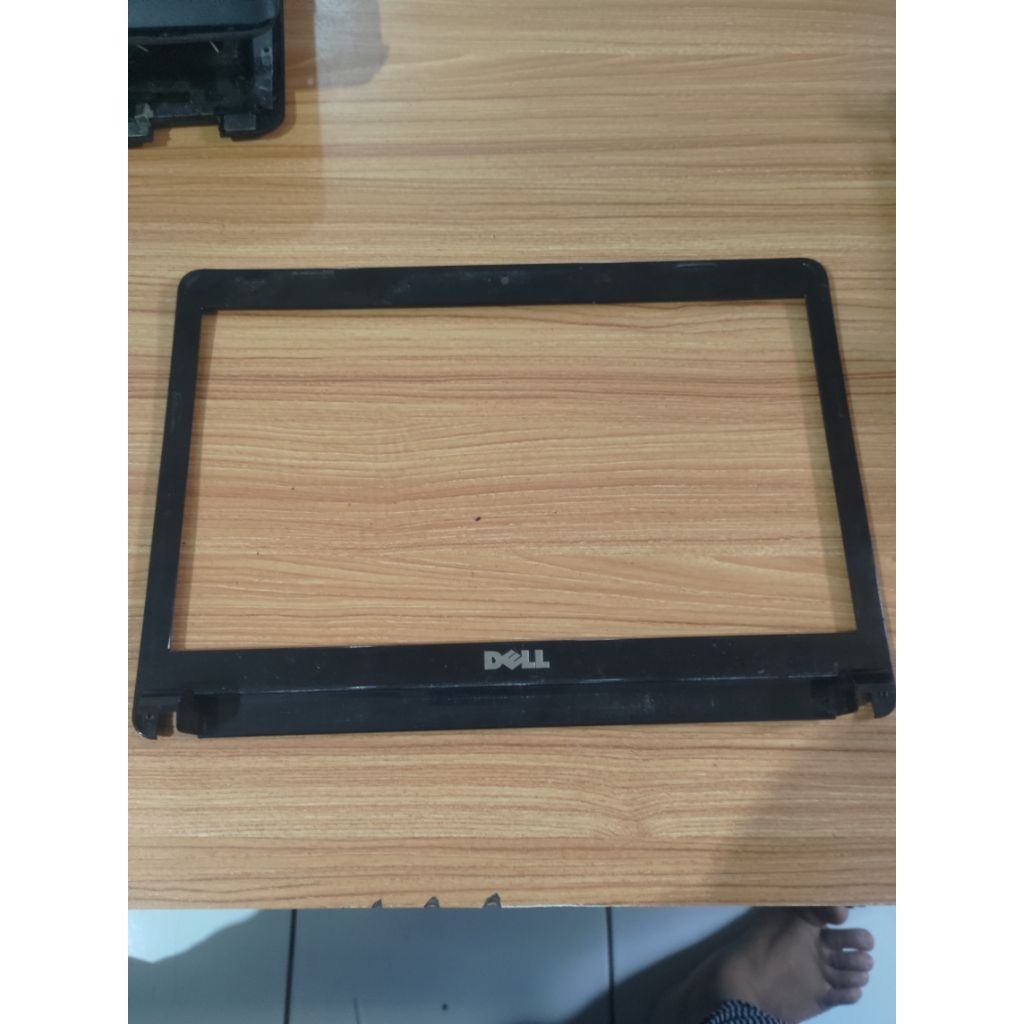 Frame LCD Laptop Dell Inspiron 1440
