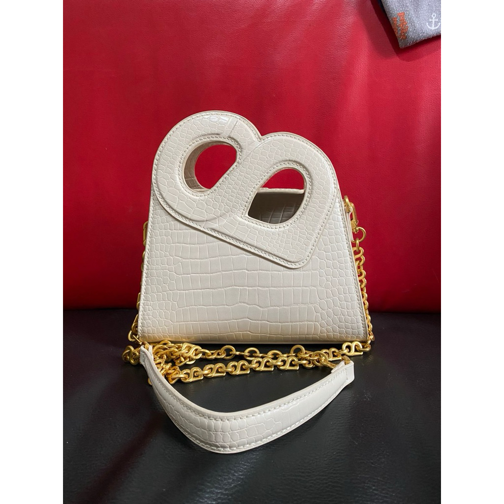 hold me bag buttonscarves