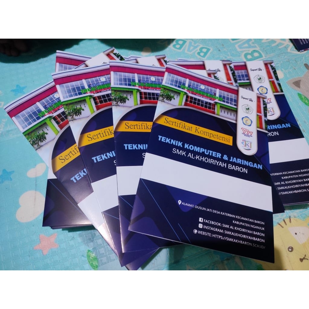 

Map custom ukuran F4/Folio bahan Artpaper 230gsm