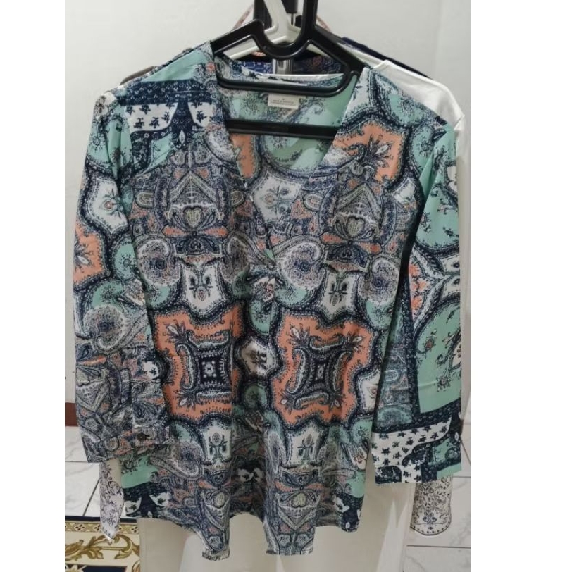 Van Heusen - Kemeja wanita