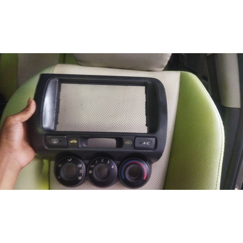 frame tengah hu jazz gd 3+ kisi kisi ac tombol ac  original