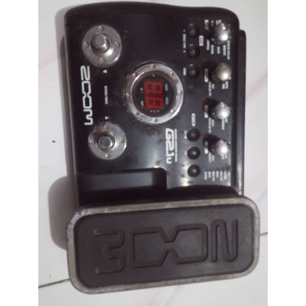Efek Gitar Zoom g21u