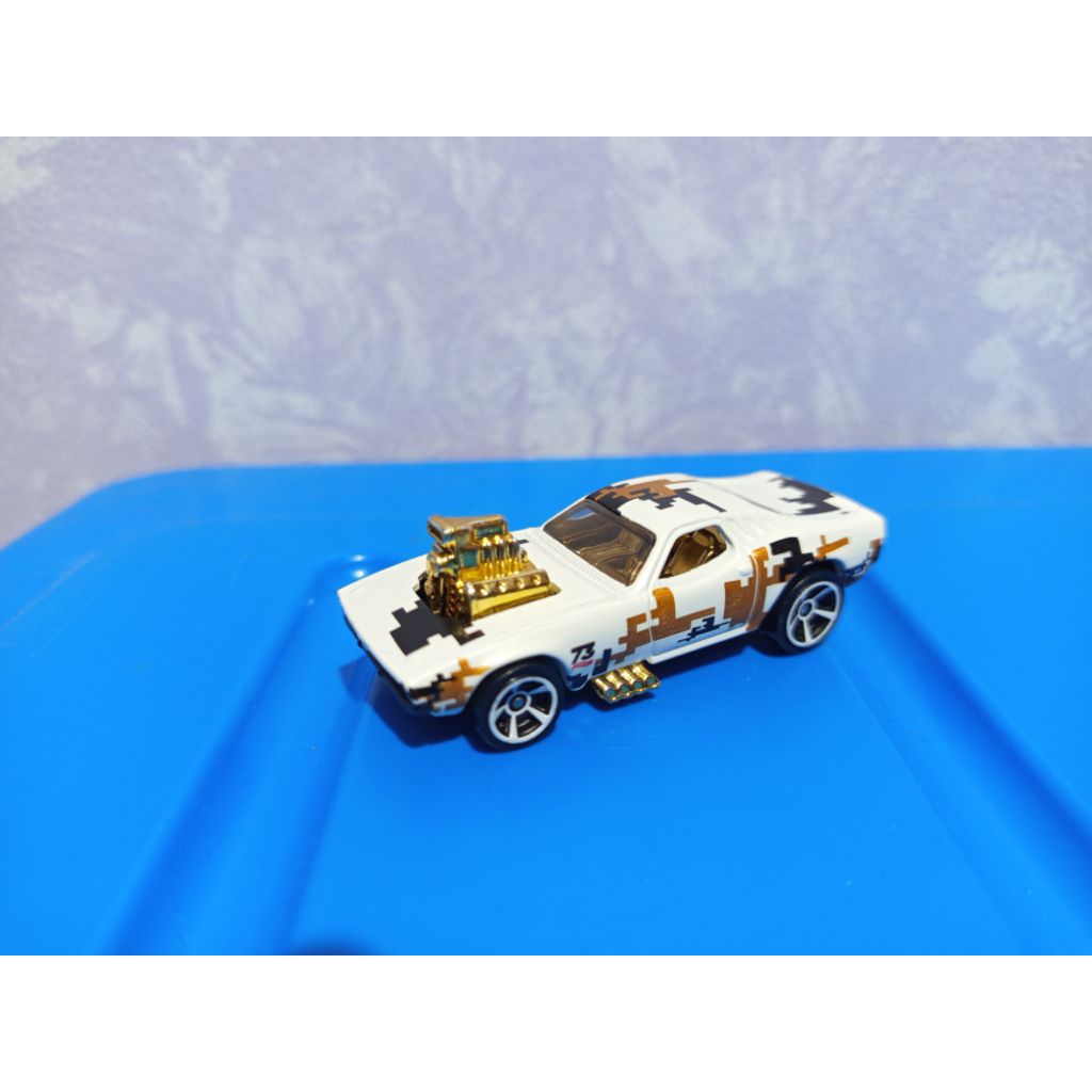 Hotwheels Roger Dodger White