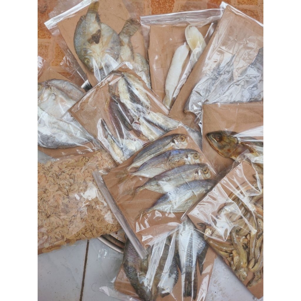 

PAKET HEMAT 19.500 DAPET 10 BUNGKUS IKAN ASIN