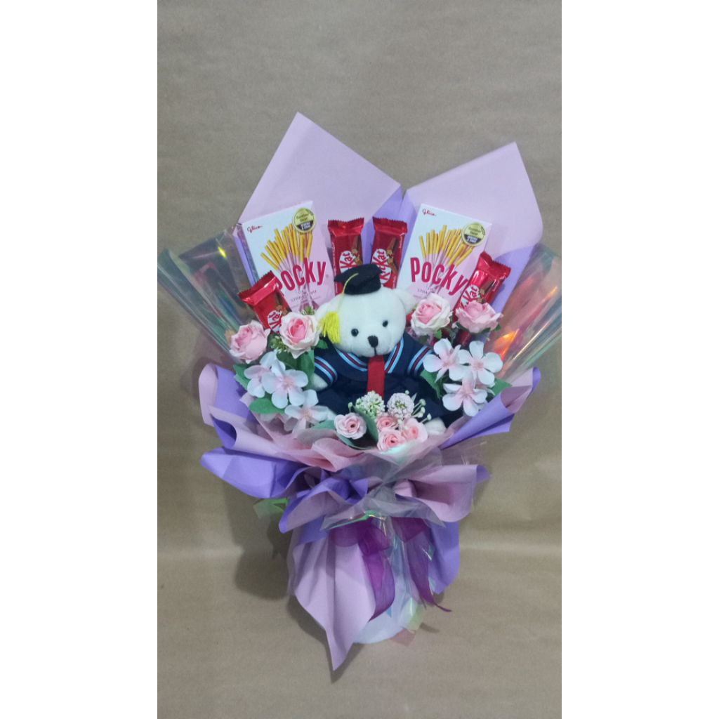 

buket boneka, snack, bunga bentuk segitiga