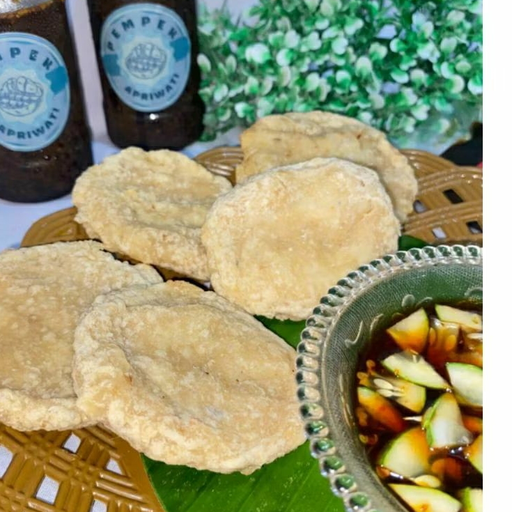 

Pempek Apriwati - Pempek Kulit 1 pack isi 10 pcs,100% Asli Ikan Tenggiri