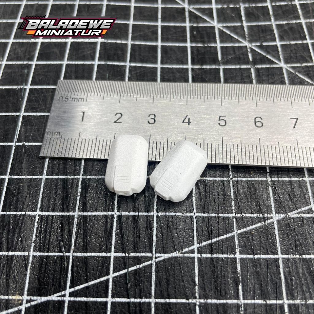 Skala Truk Plastik Spion Giga Miniatur Kanan Kiri