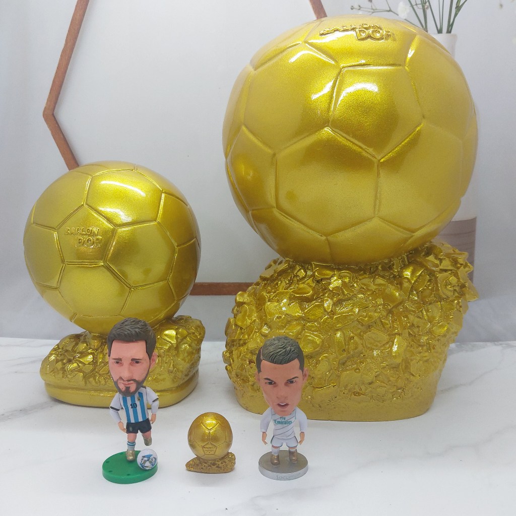 Piala trophy replika ballon d or