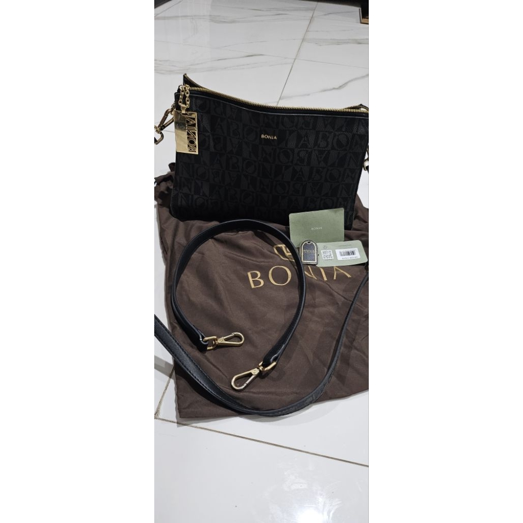 preloved tas bonia original fullset lengkap dust bag ori pricetag minus di di ujung ada kikis sediki