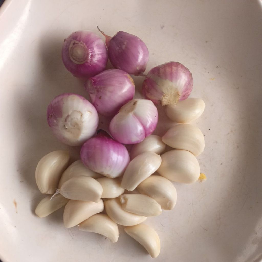 

bawang merah+putih kupas