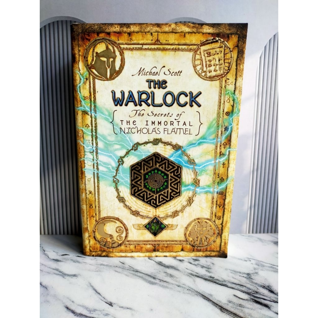 Novel The Warlock - The Secret of The Immortal Nicholas Flamel)