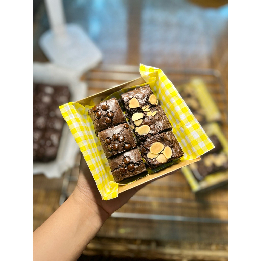 

FUDGY BROWNIES MINI SIZE by REMAH BAKE/BROWNIES SEKAT