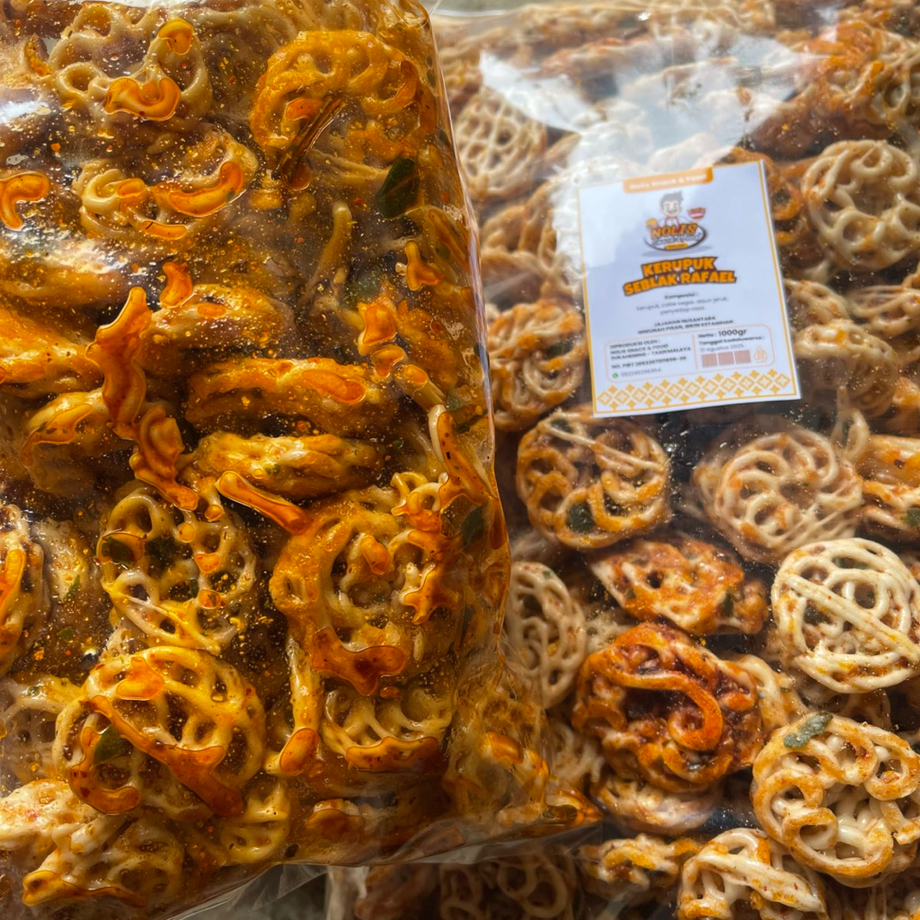 

Kerupuk Seblak Rafael [Nolis Snack & Food] Kerupuk mawar putih Pedas Chili Oil Daun jeruk/250gram