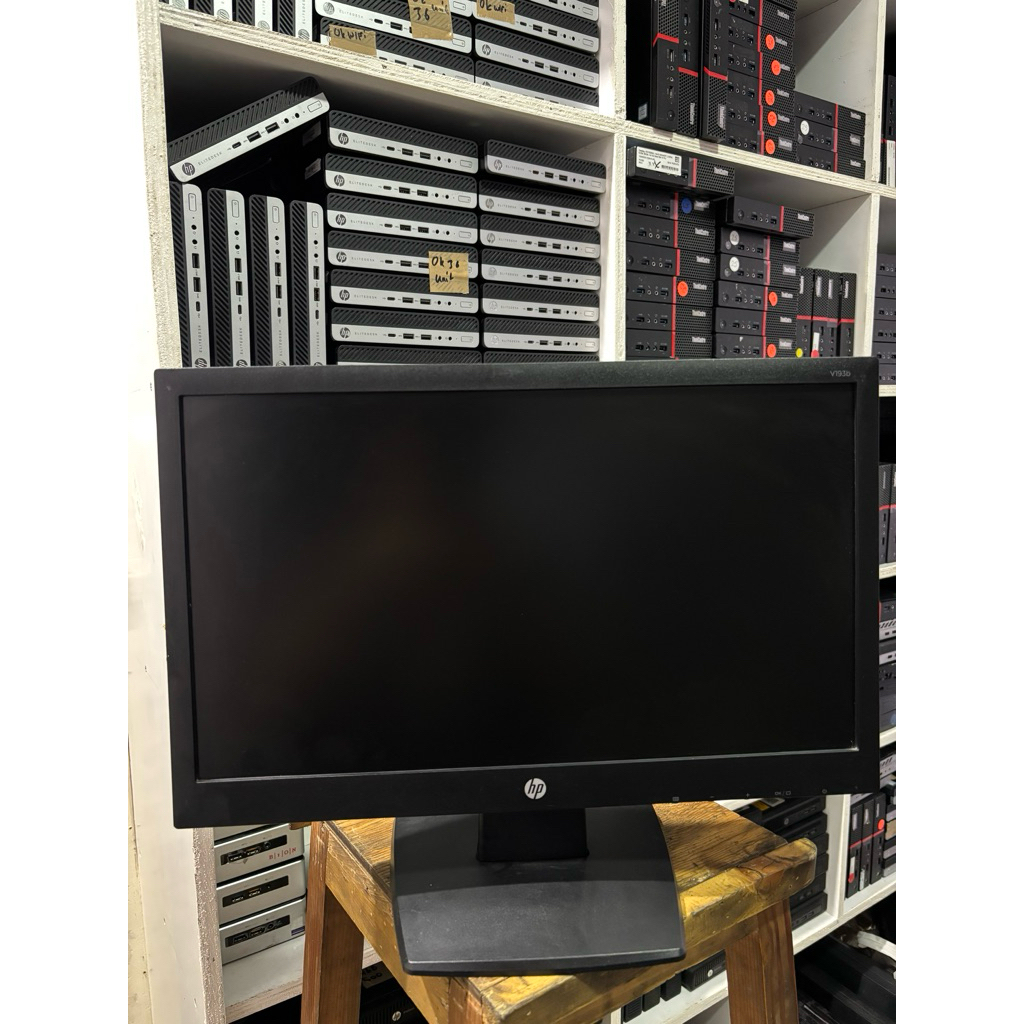 READY BOSS KU MONITOR LED HP V193b 19 inch MURAH KALI JURAGAN