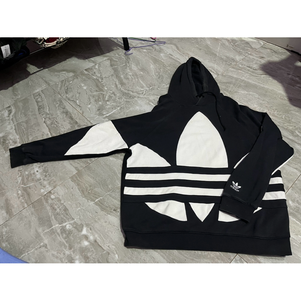 Adidas big logo Trifoil